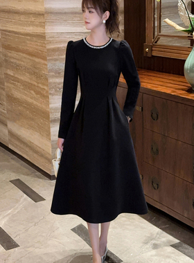 2025年珍珠黑色长袖连衣裙子女秋季赫本风小个子a字法式长裙显瘦