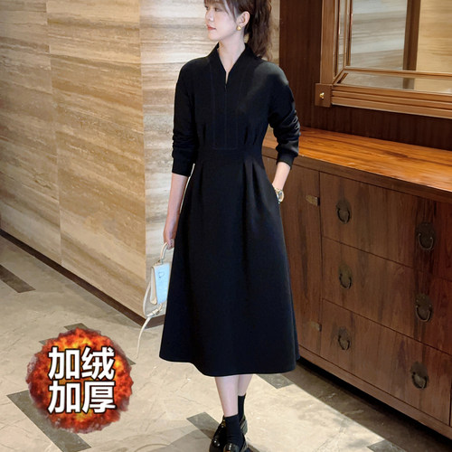 2025年新款秋冬季时尚V领拉链显瘦长袖赫本风通勤舒适气质连衣裙