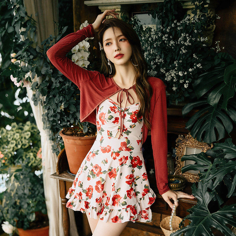 亦美珊泳衣女连体长袖遮肚显瘦时尚网红风2024新款泡温泉海边度假