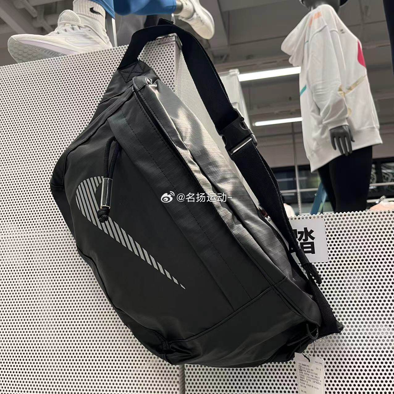 Nike/耐克 休闲运动腰包男女胸包王一博同款大斜挎单肩包 DB4697