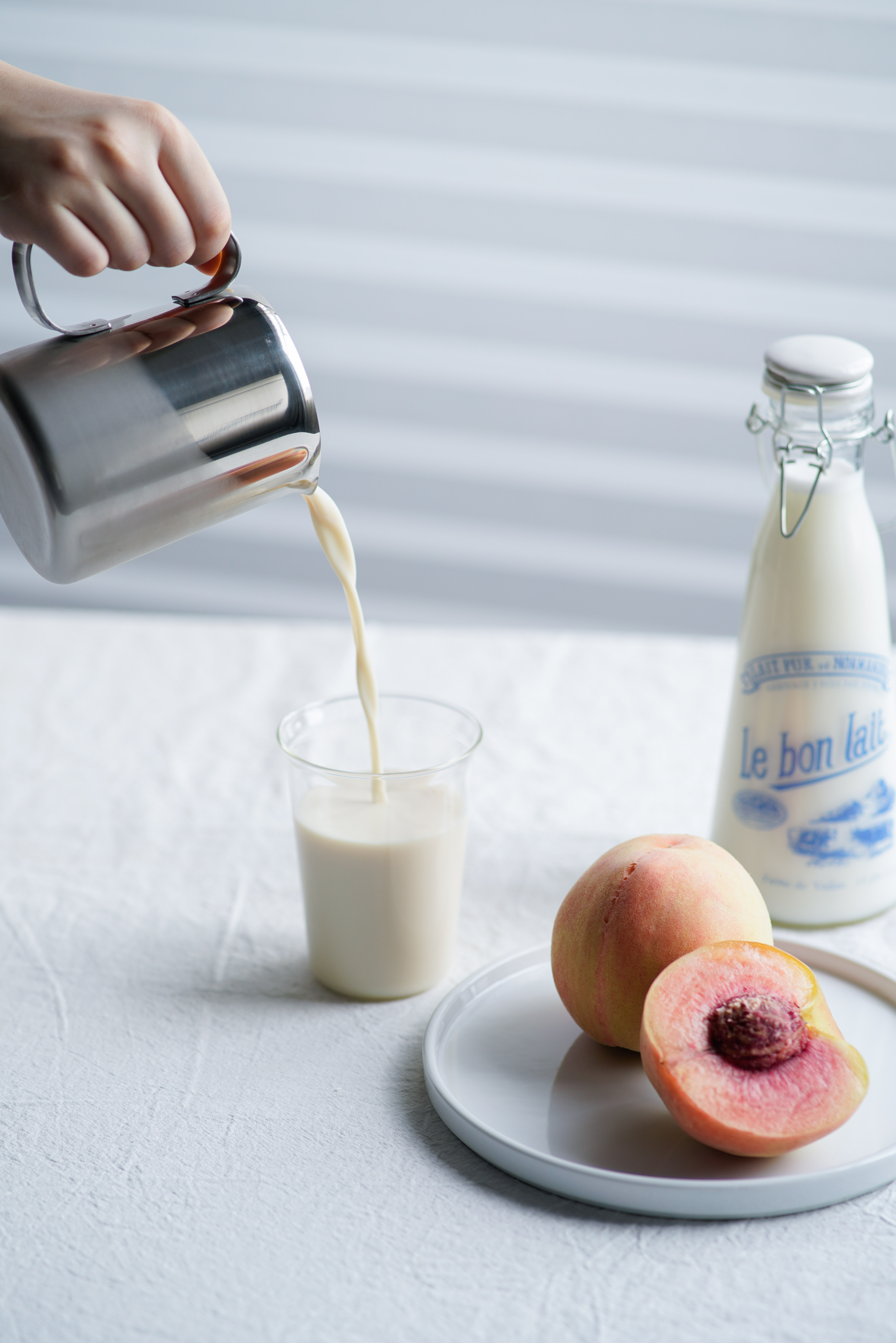 凌食呀新作白桃牛乳茶蜜桃果味