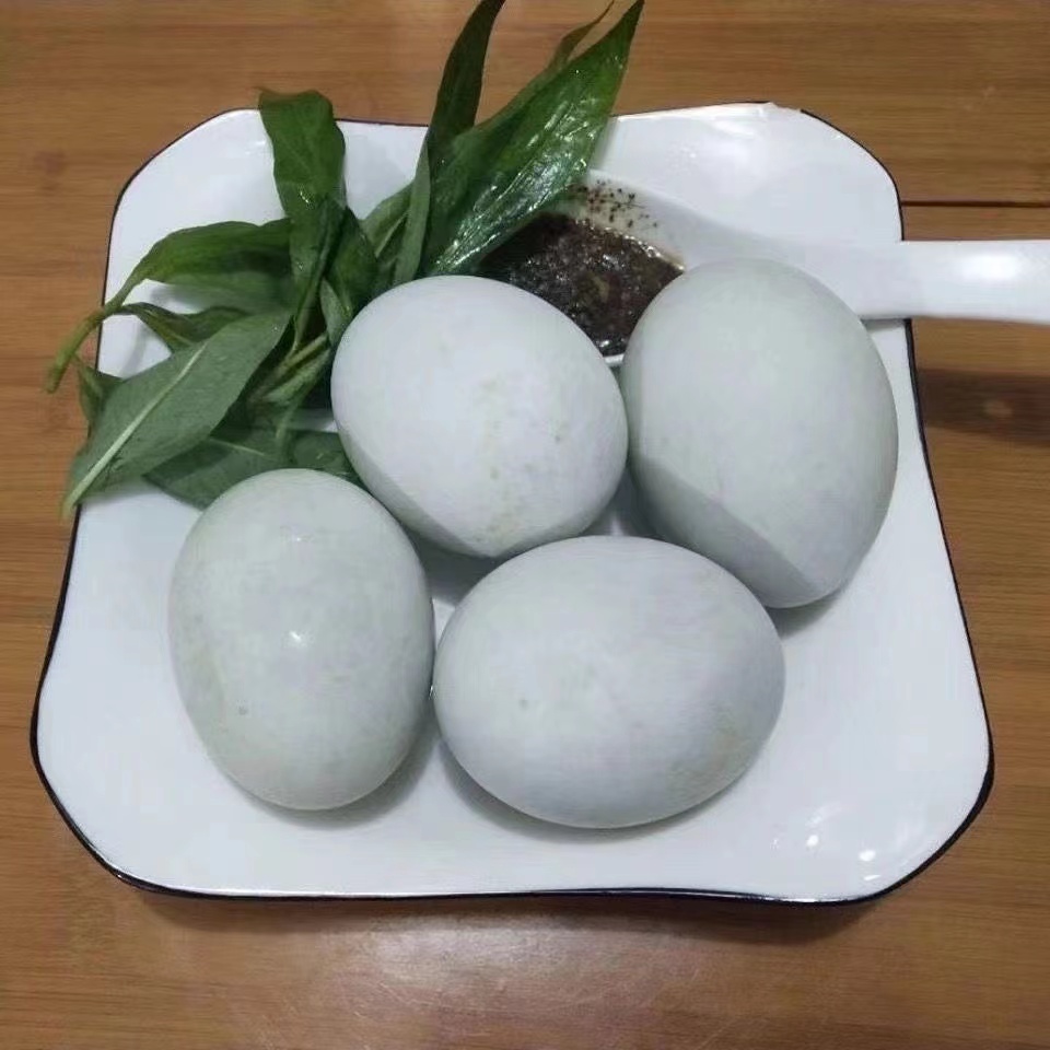 生的鸭蛋活珠子屈头蛋广西鸭仔蛋越南风味hot vit lon鸭胚孵化蛋