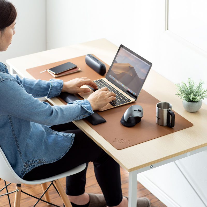 JAPAN SANWA SUPPLY OVERSIZED SPLASH-PROOF AND WEAR-RESISTANT LEATHER DESKTOP PAD COMPUTER MOUSE PAD IS FASHIONABLE AND SILKY