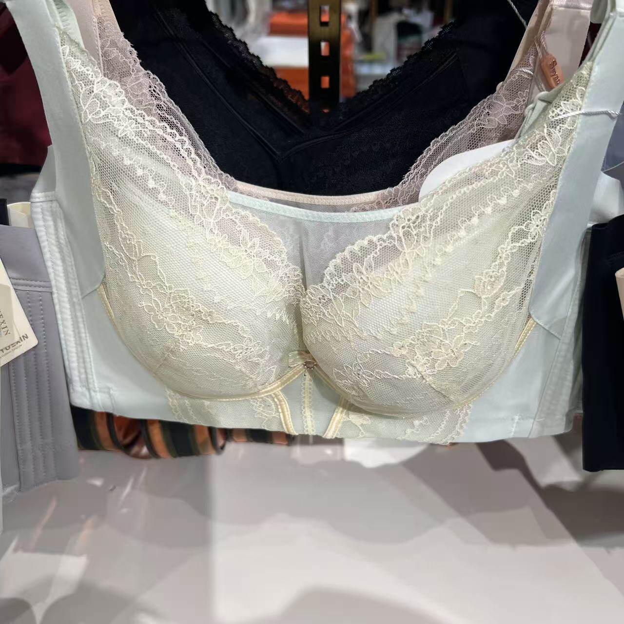 色宴新款2603CD蕾丝聚拢不变形大码内衣舒适乳胶大胸显小全包文胸