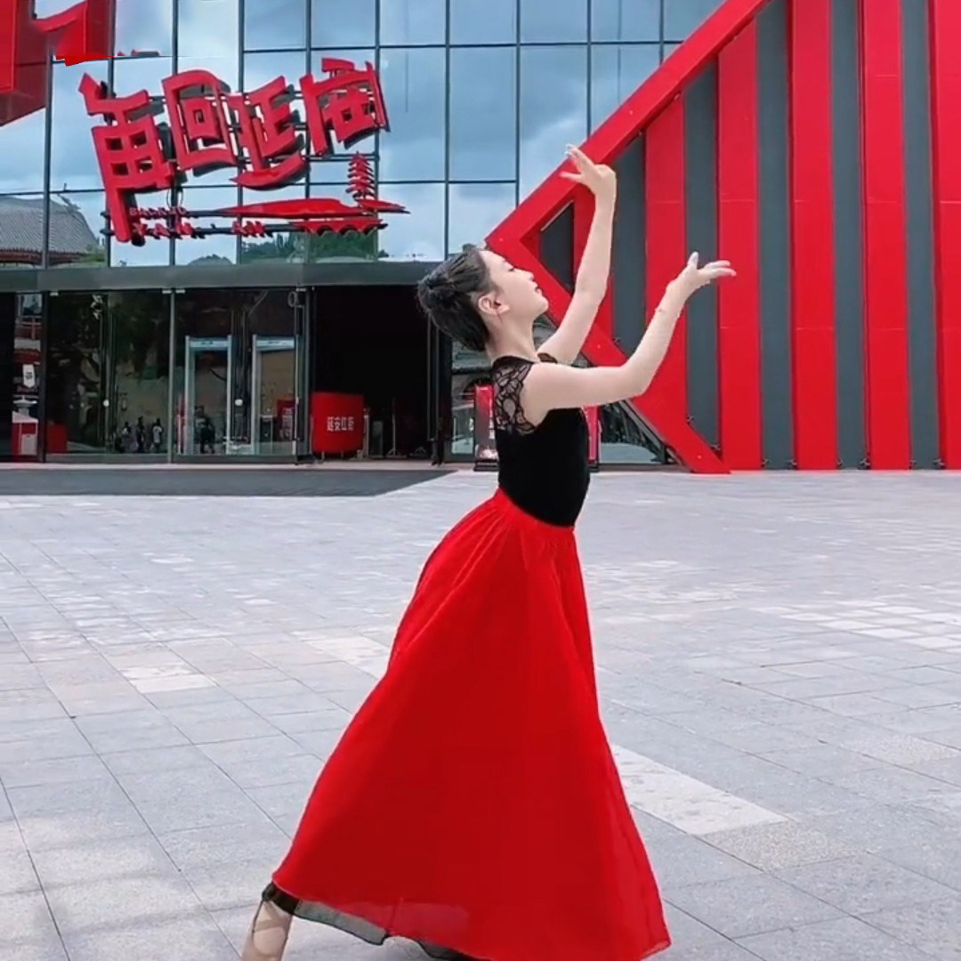 女中国风练功演出服长裙