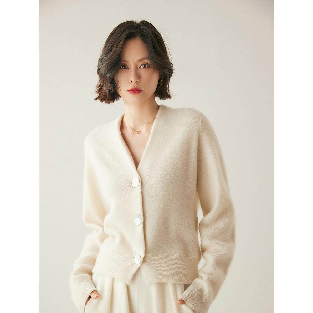2025秋新款V领山羊绒针织开衫女贝壳扣宽松加厚毛衣秋冬上衣外套