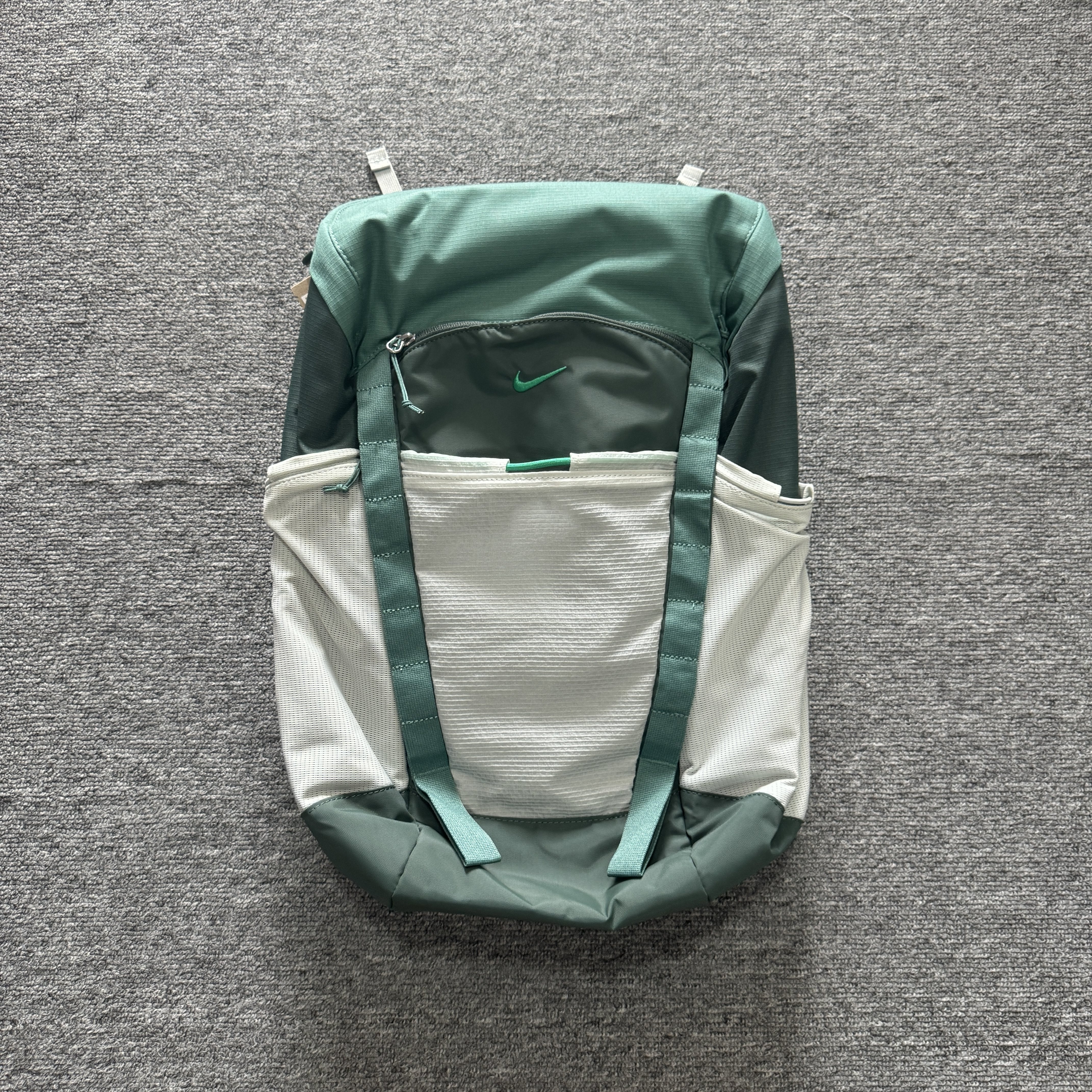 Nike/耐克 男女春季款户外旅行运动休闲大容量双肩背包DJ9677-338