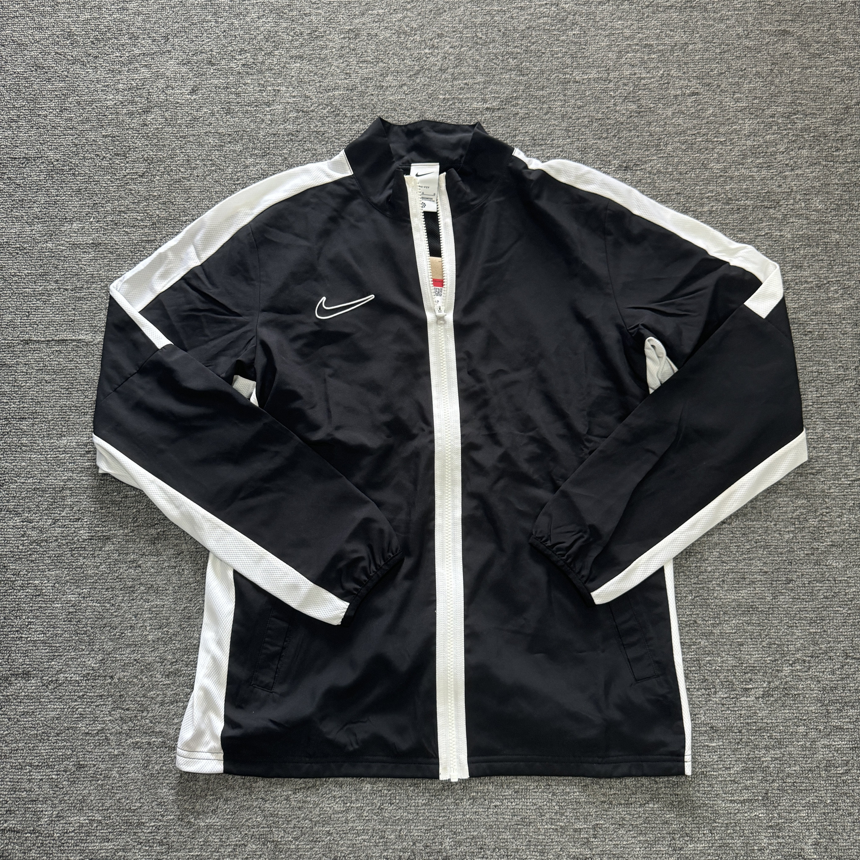 正品Nike/耐克 男子足球刺绣速干运动训练立领夹克外套DR1711-010