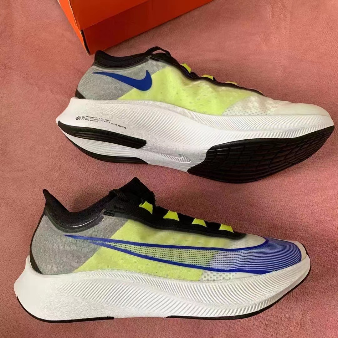 耐克男款跑鞋气垫轻巧