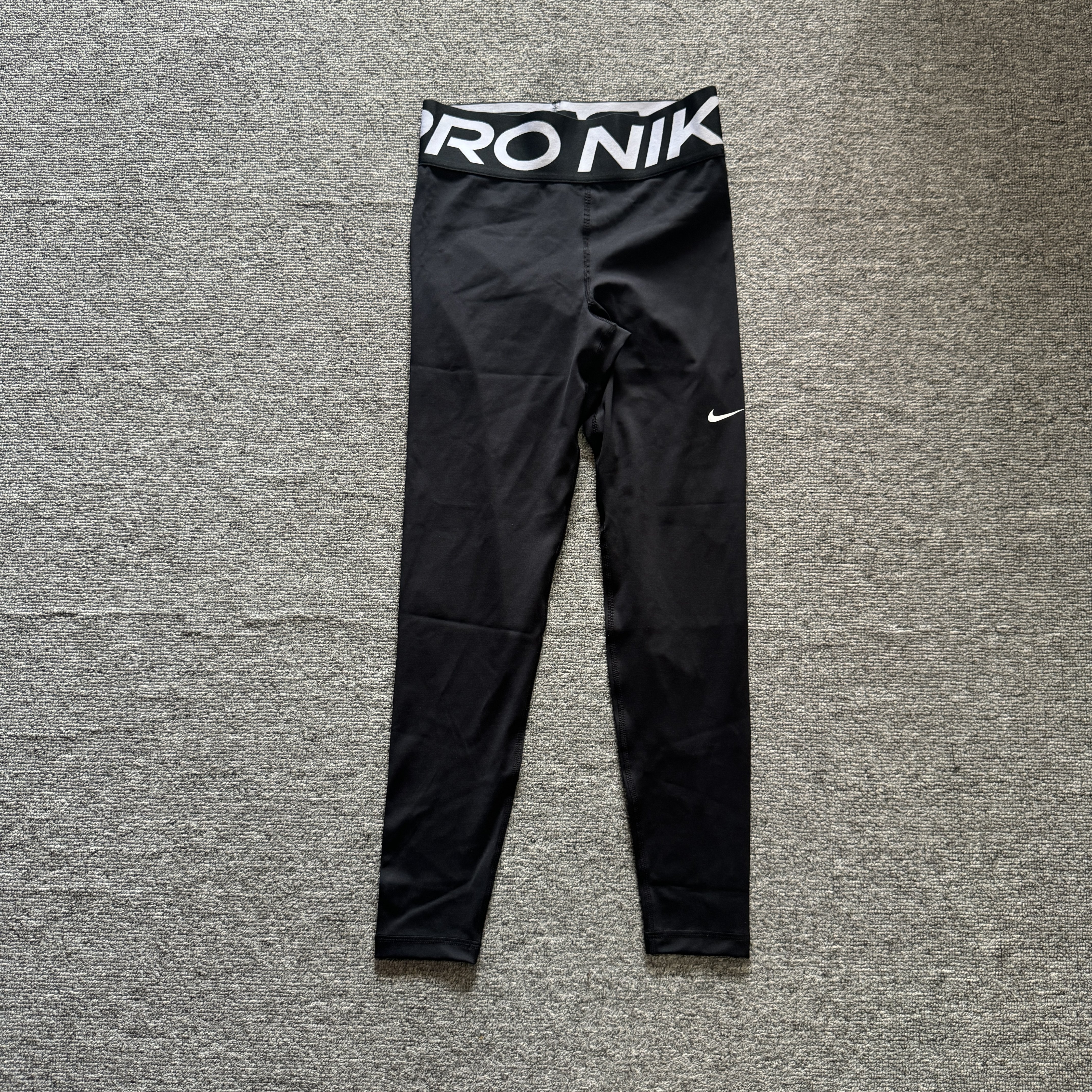 Nike/耐克 女子PRO紧身速干健身跑步训练高腰修身长裤 FV7383-010