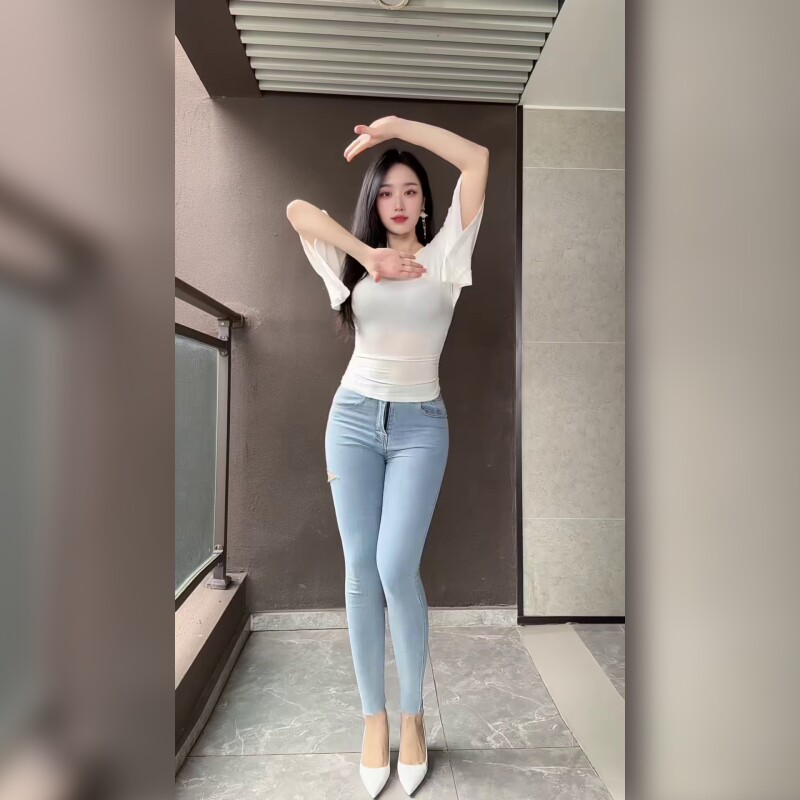 低腰修身显瘦破洞铅笔牛仔裤