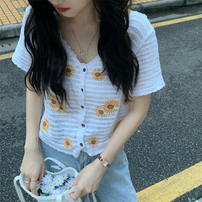 东莞大朗针织衫不起球女V领小雏菊刺绣镂空短袖毛衣短款开衫外套