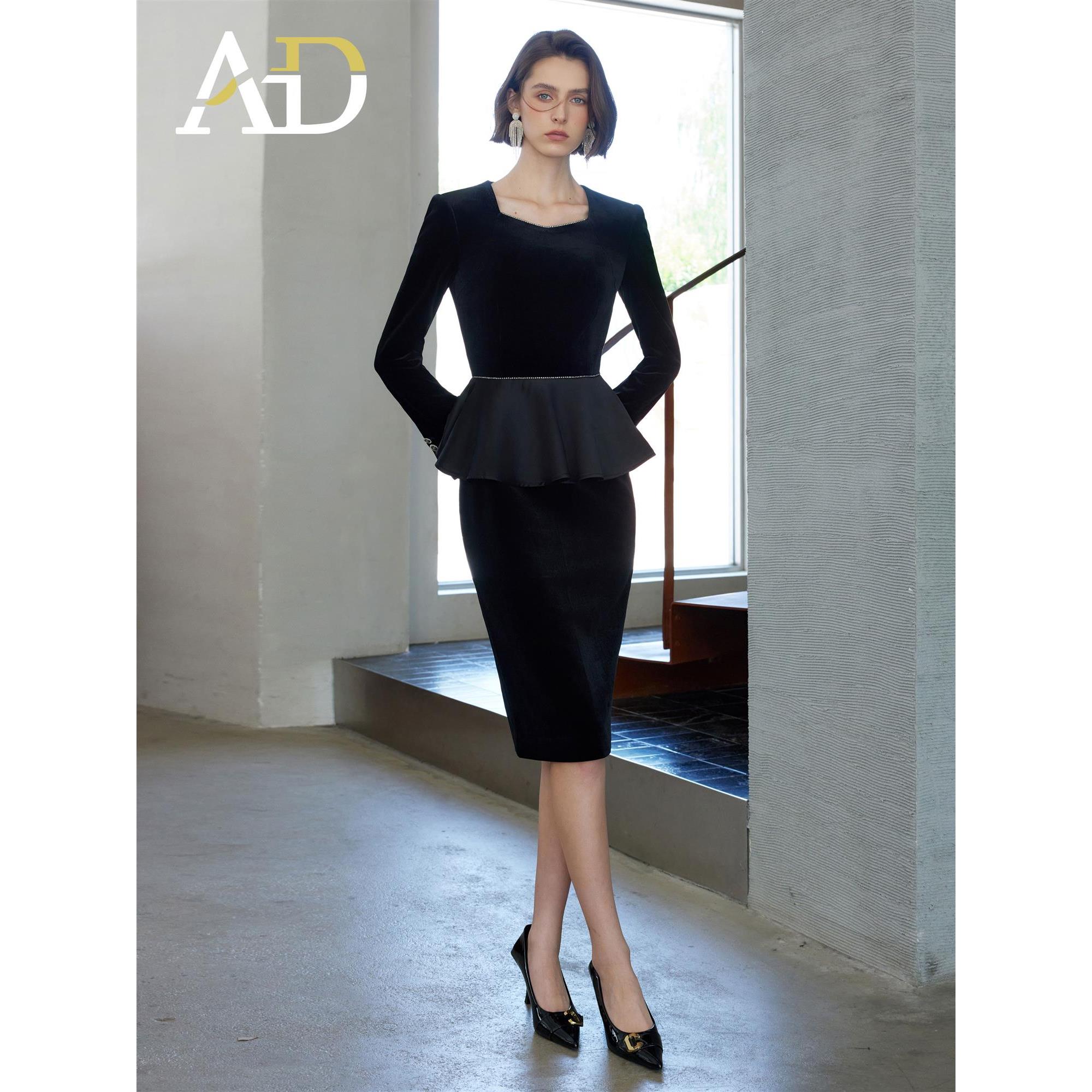 AD秋冬2024新款黑色丝绒连衣裙女轻奢高级感女人味正式场合裙子