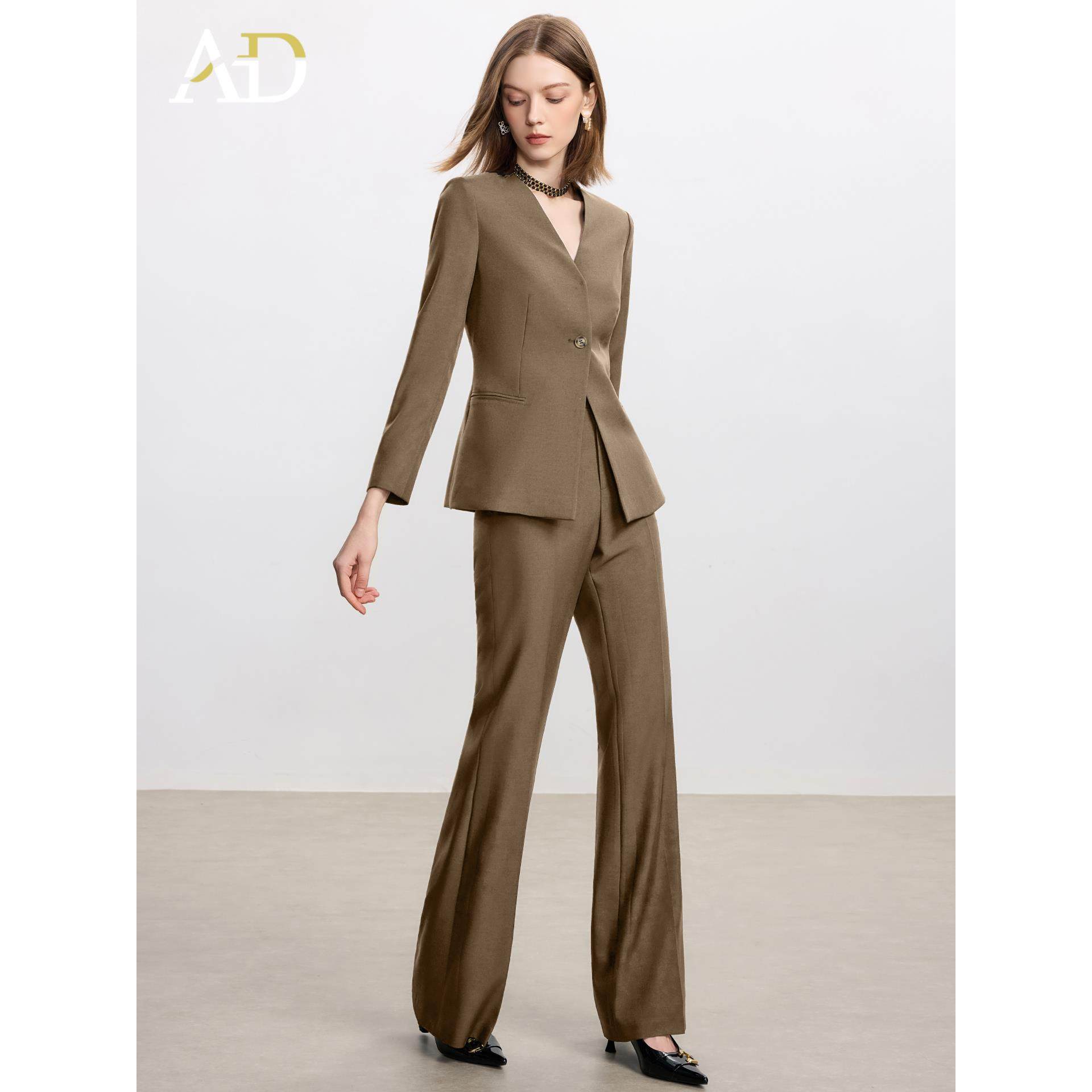AD卡其色职业套装女秋冬季气质小香风百搭西装阔腿裤高级感正装