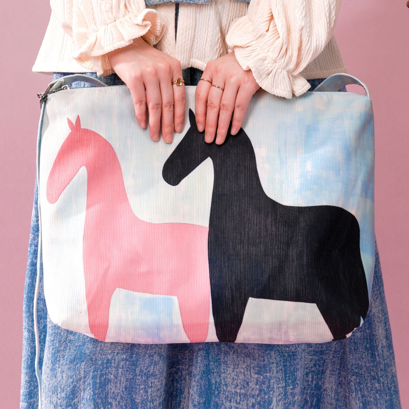 无则艺【宽肩带】两马这家布包很艺术原创印花多用男女通用单肩包,箱包皮具/热销女包/男包,单肩包,淘宝优惠券,粉丝福利购,淘宝优惠卷