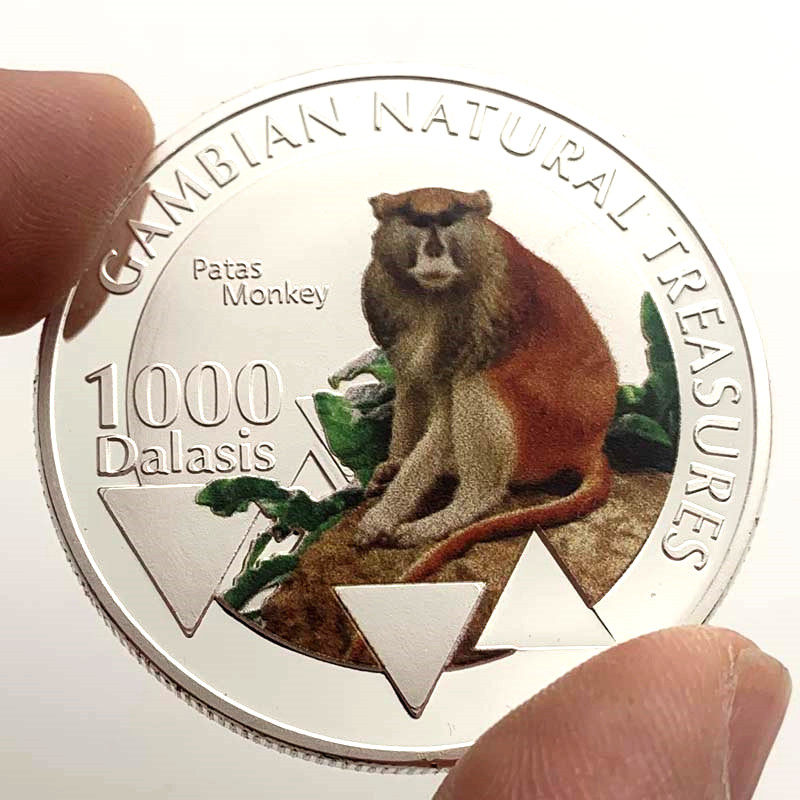 现货 非洲冈比亚猩猩长尾赤猴镀银彩绘纪念章 工艺动物硬币纪念币
