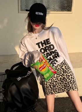 2026春季韩版时尚百搭圆领字母长袖T恤女宽松显瘦打底衫