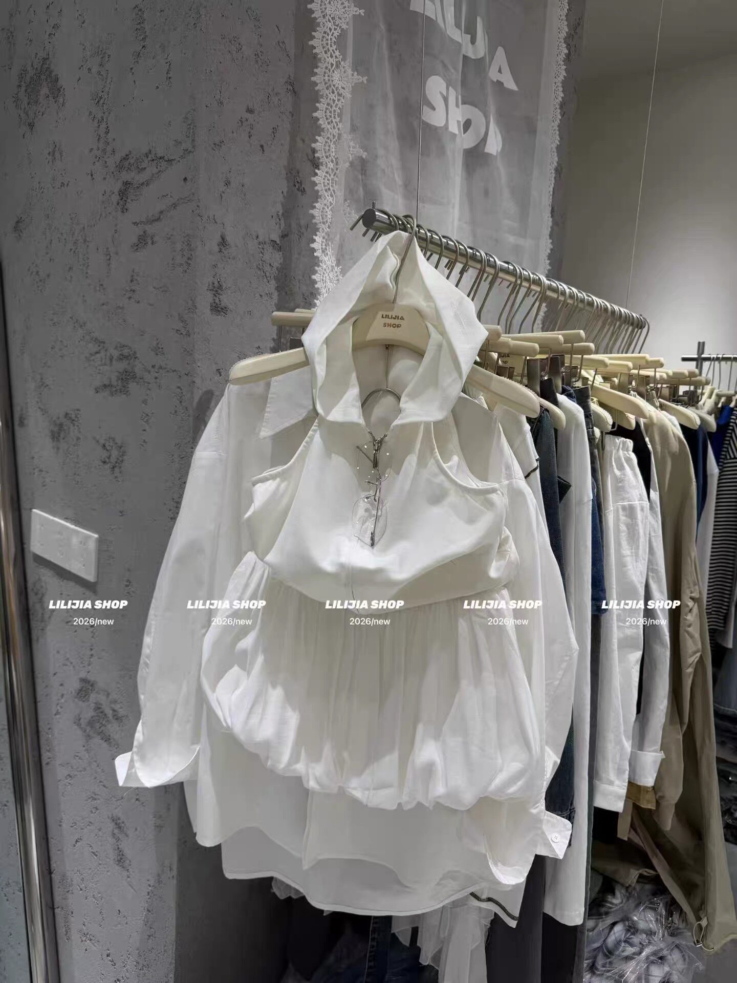 韩版时尚百搭宽松显瘦无袖连帽露背背心女半身裙套装