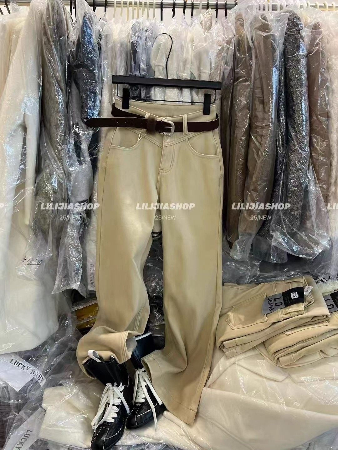 2025秋冬韩版时尚百搭宽松显瘦高腰直筒加绒阔腿牛仔裤女