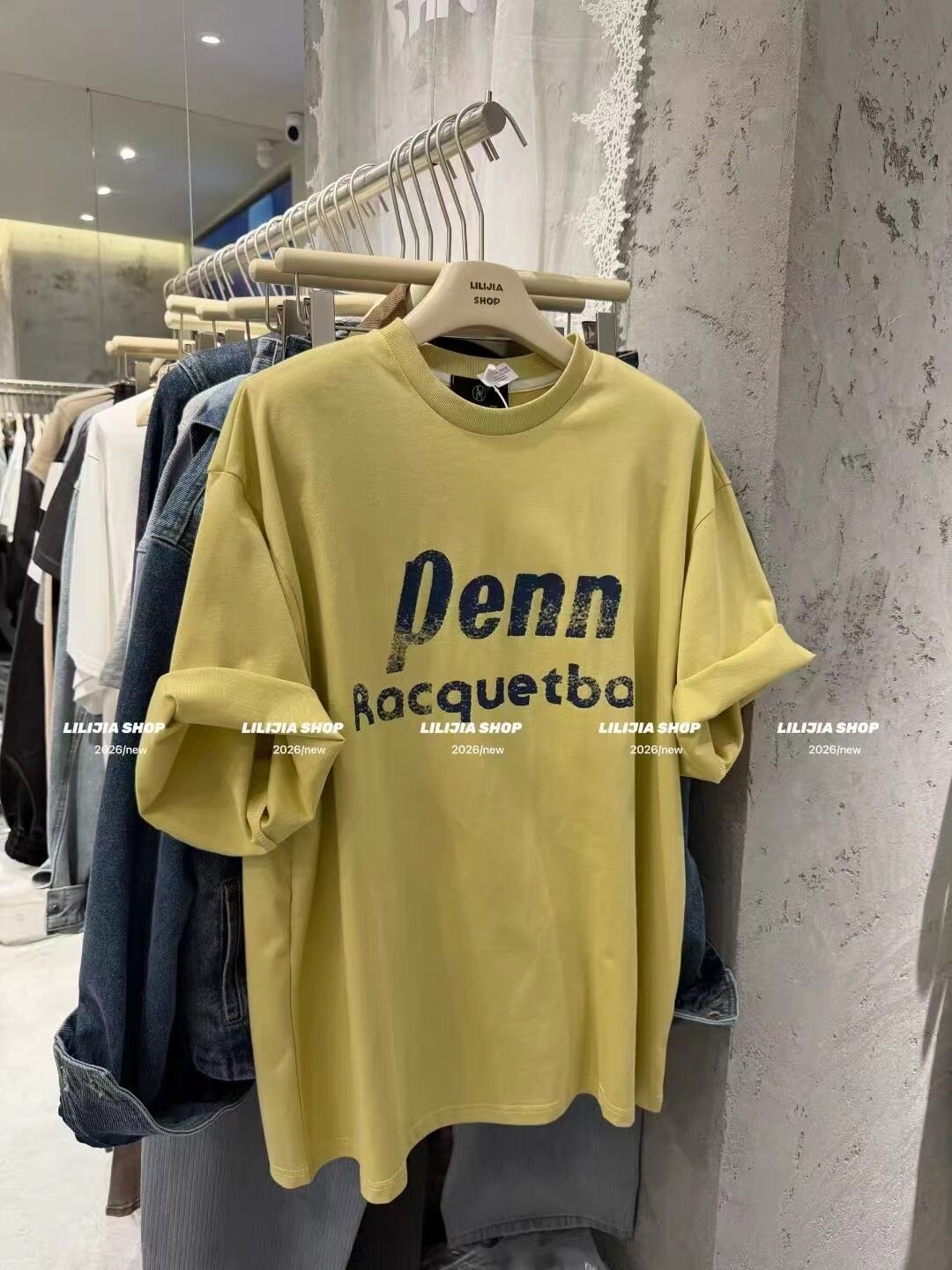 2026年春季新款垫肩字母印花撞色宽松短袖T恤衫女潮