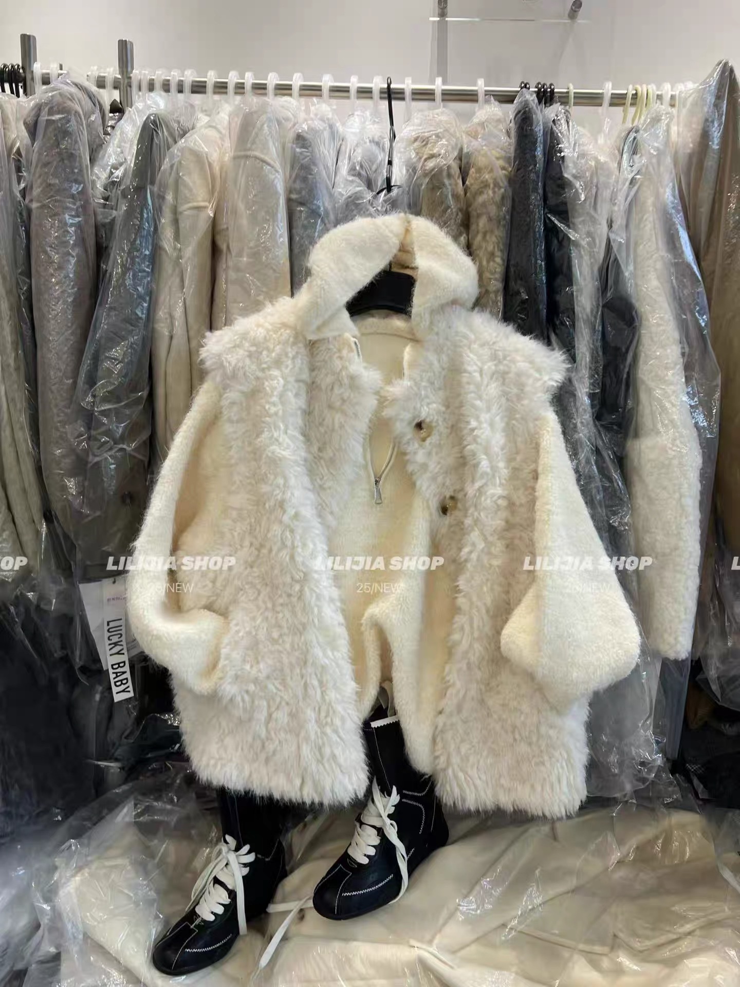 2025秋冬新款韩版宽松显瘦连帽拉链毛衣+羊羔毛马甲背心女