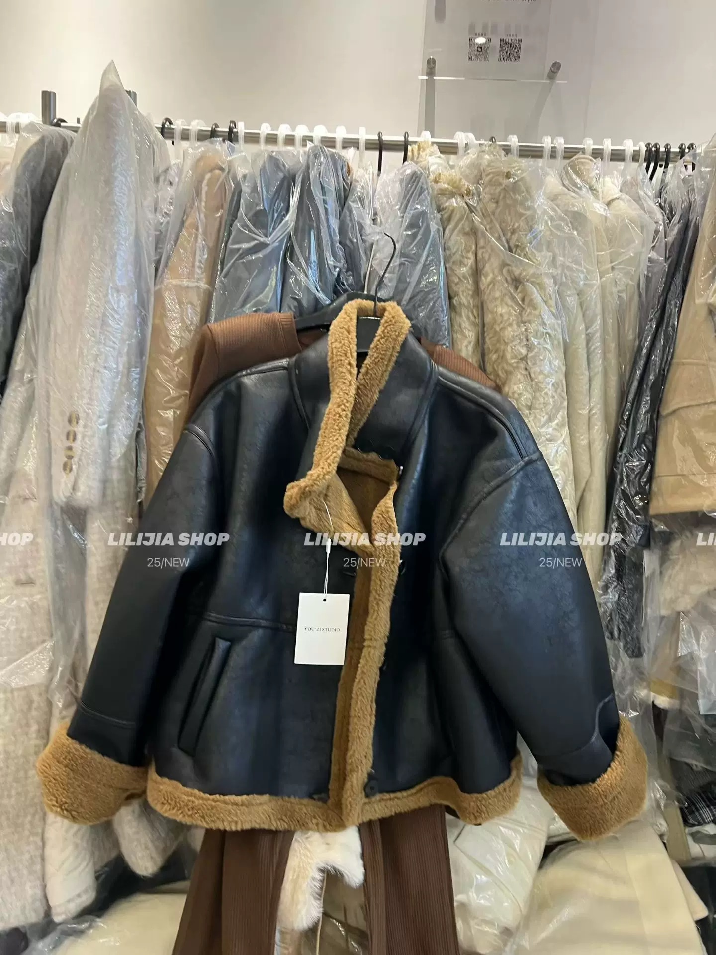 韩版宽松显瘦百搭加厚保暖皮毛一体撞色黑色皮衣外套女