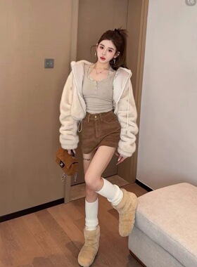 2025新款仿兔毛绒短款外套女加厚保暖设计感小众百搭外套
