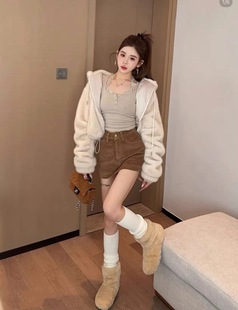 2025新款仿兔毛绒短款外套女加厚保暖设计感小众百搭外套