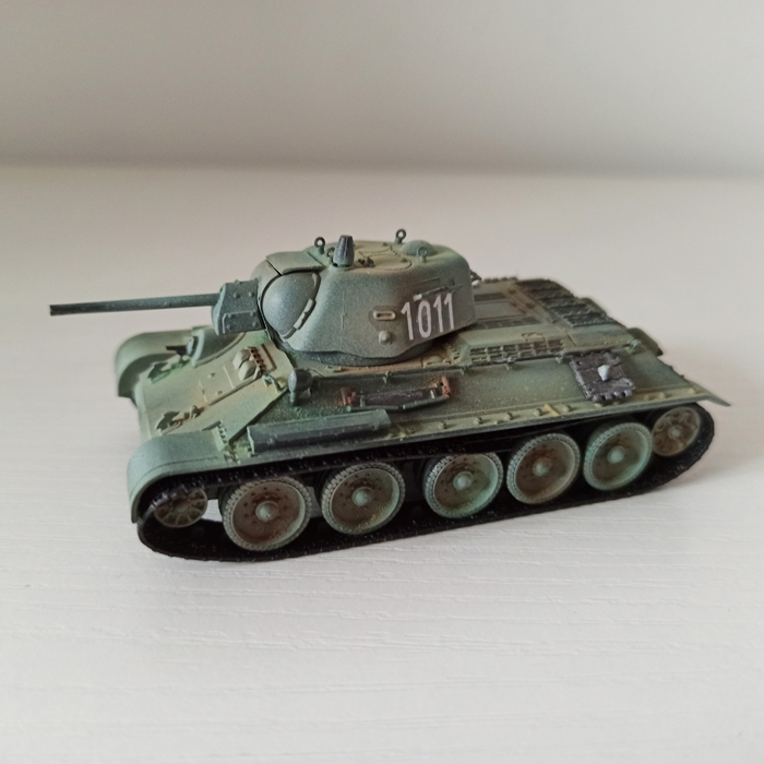 威龙自喷色完成品 1:72苏联t34/76坦克