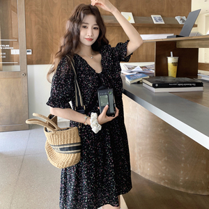 黑色碎花短袖连衣裙女夏2025新款小个子温柔风法式复古浪漫短裙图片