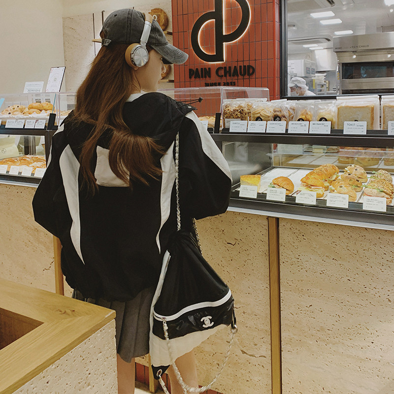 美式拼接冲锋衣短款外套女春季2025新款设计感小个子休闲连帽上衣,女装短外套,浙宝225