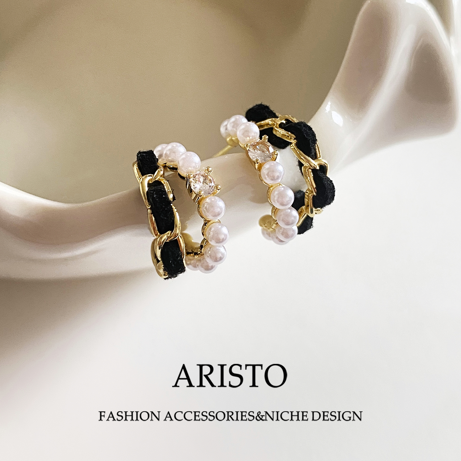 法式黑色丝绒珍珠双C圈耳环轻奢