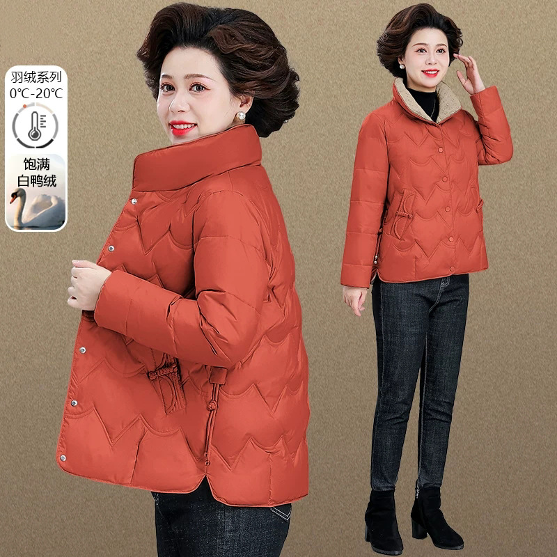 大码高端气质50多岁妈妈冬装外套品牌中老年女装羽绒服时尚女神范