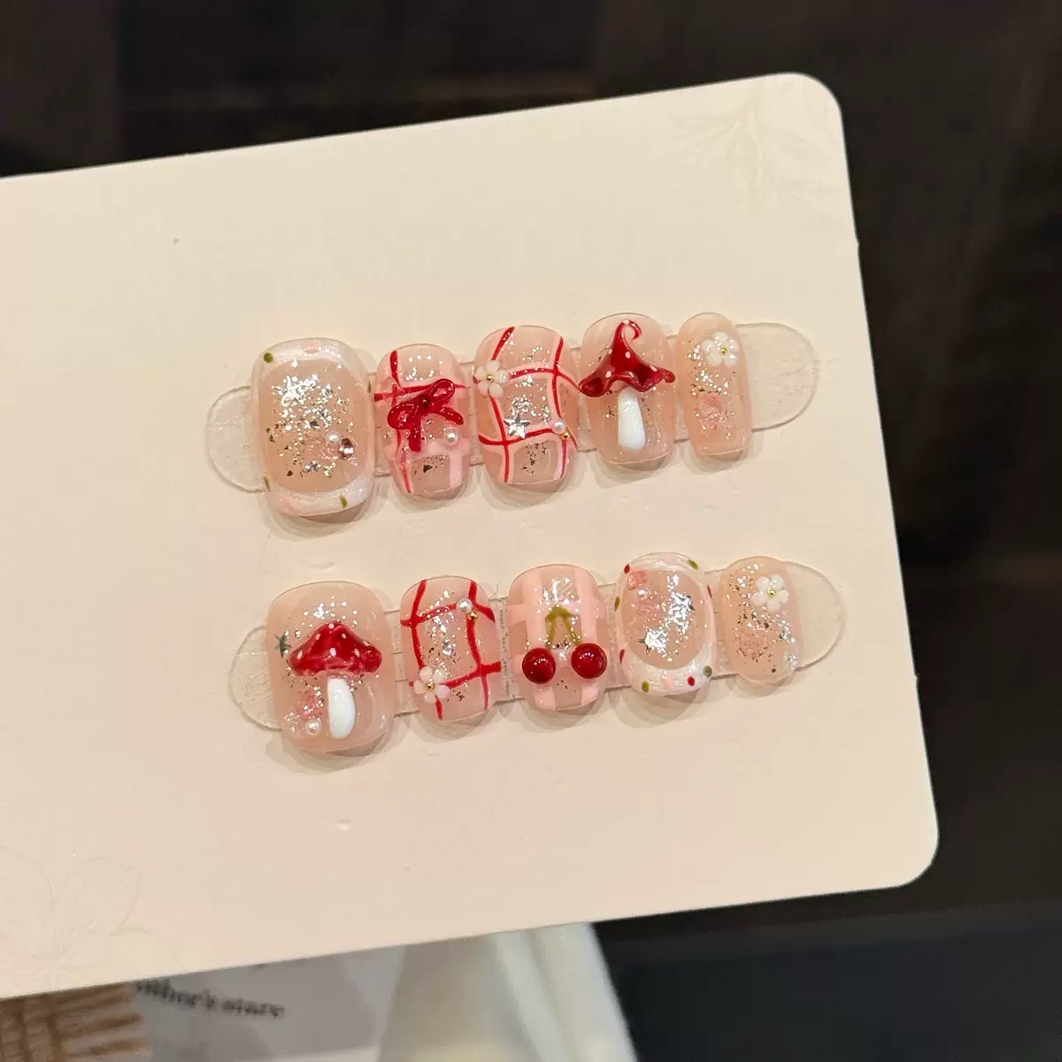 原创实拍【冰清玉洁】蝴蝶结可爱新年红色短款假指甲手工穿戴甲片