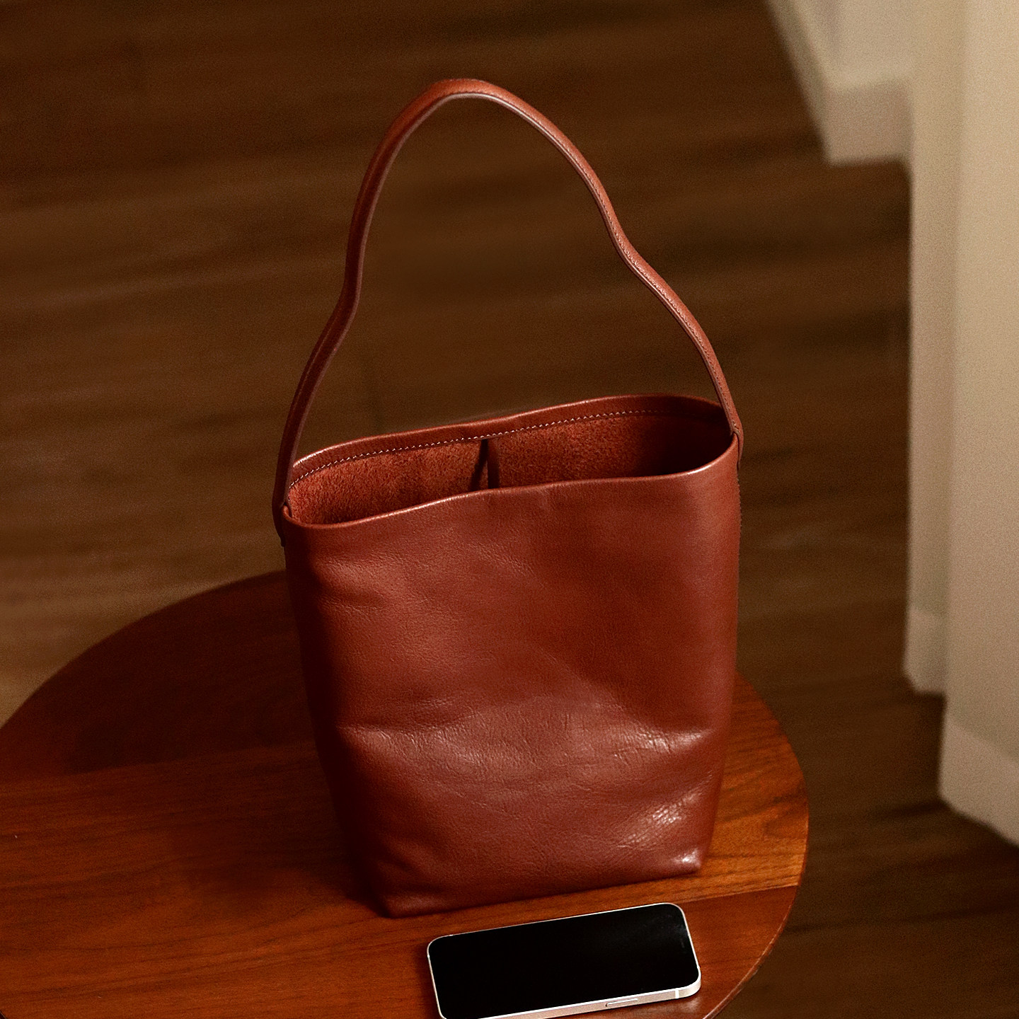 peshawar | 秋冬新款植鞣牛皮软皮腋下水桶包女真皮休闲托特包,箱包皮具/热销女包/男包,水桶包,淘宝优惠券,粉丝福利购,淘宝优惠卷