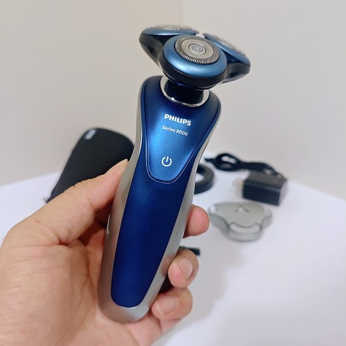 飞利浦电动剃须刀S8000系列
