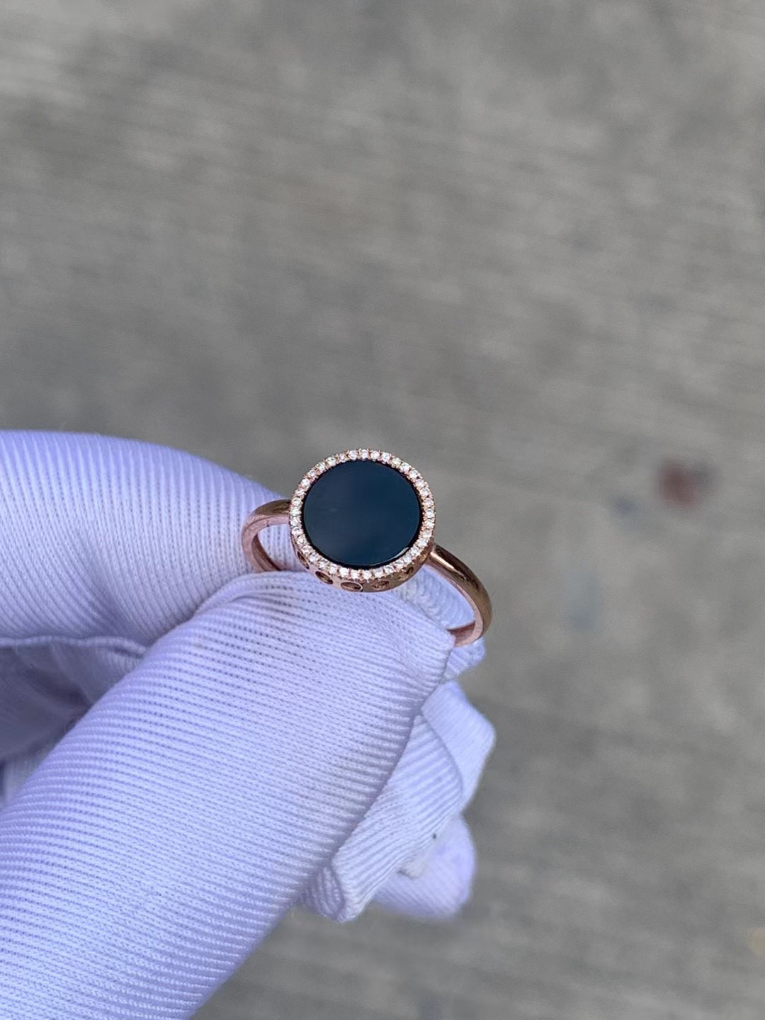 凝墨家天然缅甸翡翠18k玫瑰金镶钻款冰种墨翠圆牌女士精美戒指