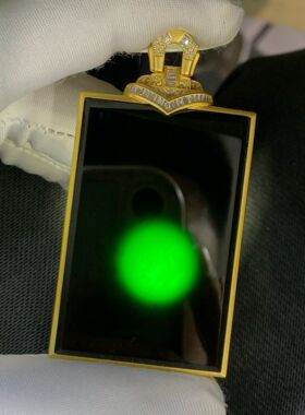 天然缅甸a货冰种墨翠无事牌吊坠18k金镶嵌大气优雅经典简约