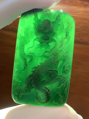天然缅甸翡翠a货冰种墨翠龙牌裸石吊坠纯手工雕霸气挂件冰纯绿透
