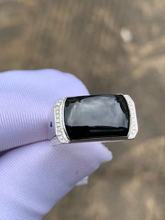 天然缅甸翡翠冰种墨翠马鞍戒指18k白金镶嵌男士戒指