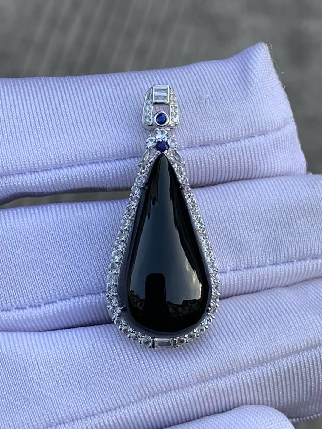 凝墨家天然缅甸翡翠18k白金镶嵌冰种墨翠水滴女士吊坠