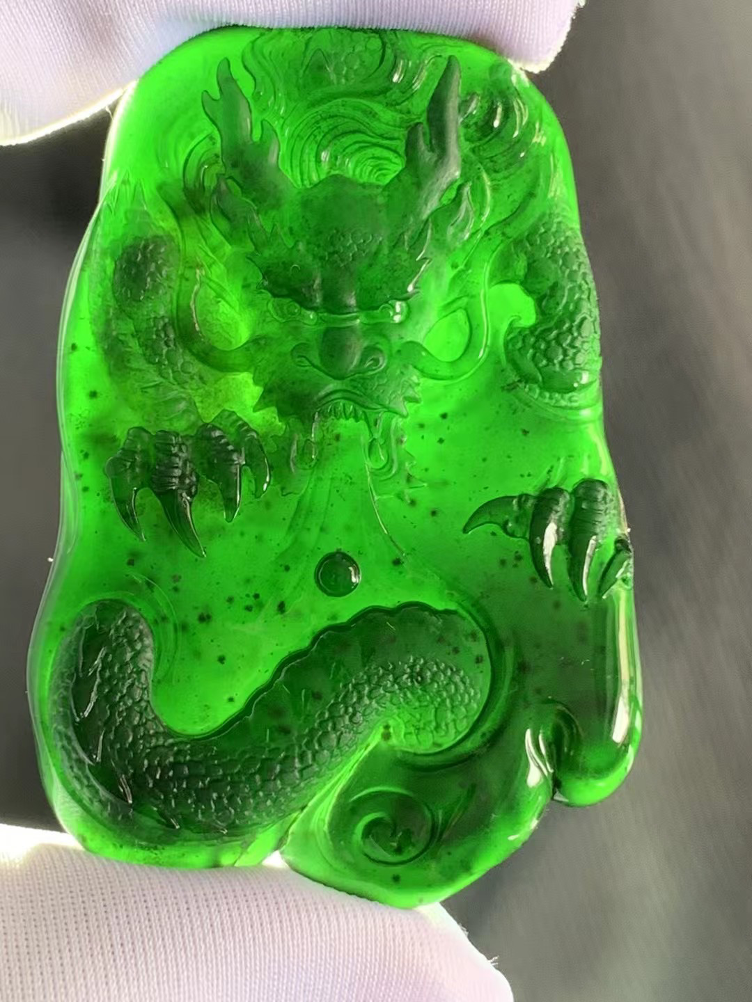凝墨家天然缅甸翡翠冰种墨翠雪花棉龙牌纯手工雕刻随形男士大牌