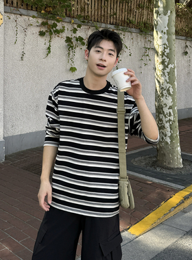 黑白色圆领条纹套头长袖T恤男生2025新款秋季宽松百搭休闲打底衫