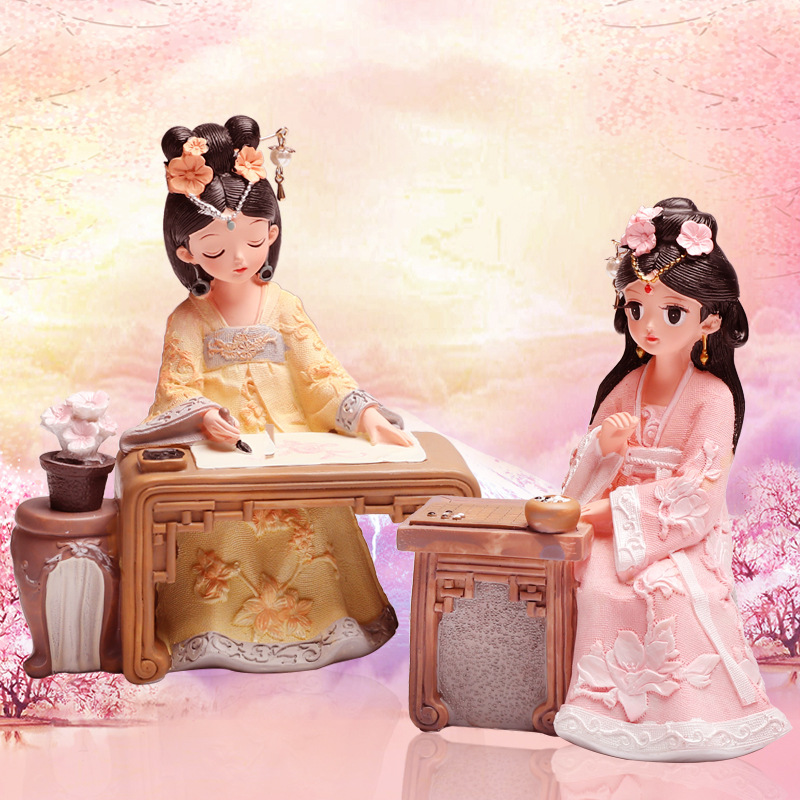 少女心可爱风汉服旅游景点摆件