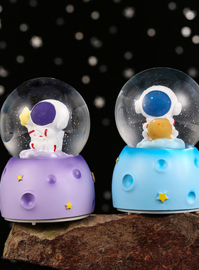 可爱宇航员迷你水晶球带灯书桌