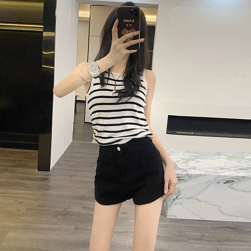 黑色高腰包臀显瘦牛仔短裤女