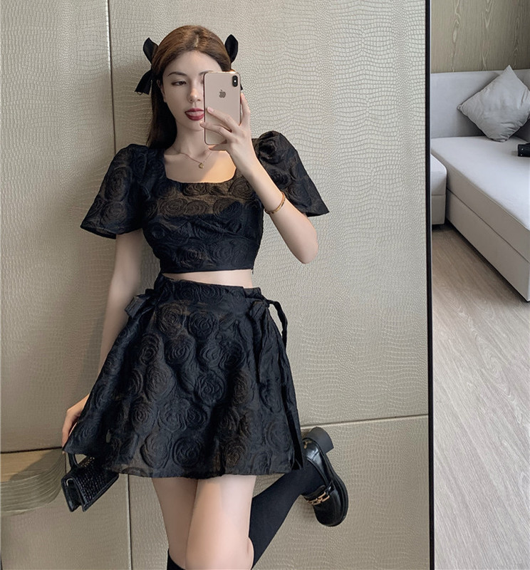Real price, versatile, square neck, bubble sleeve jacquard Top + high waist lace up skirt
