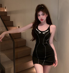 The real price is versatile, and the chest is decorated with tooling style printed vest skirt, slim dress