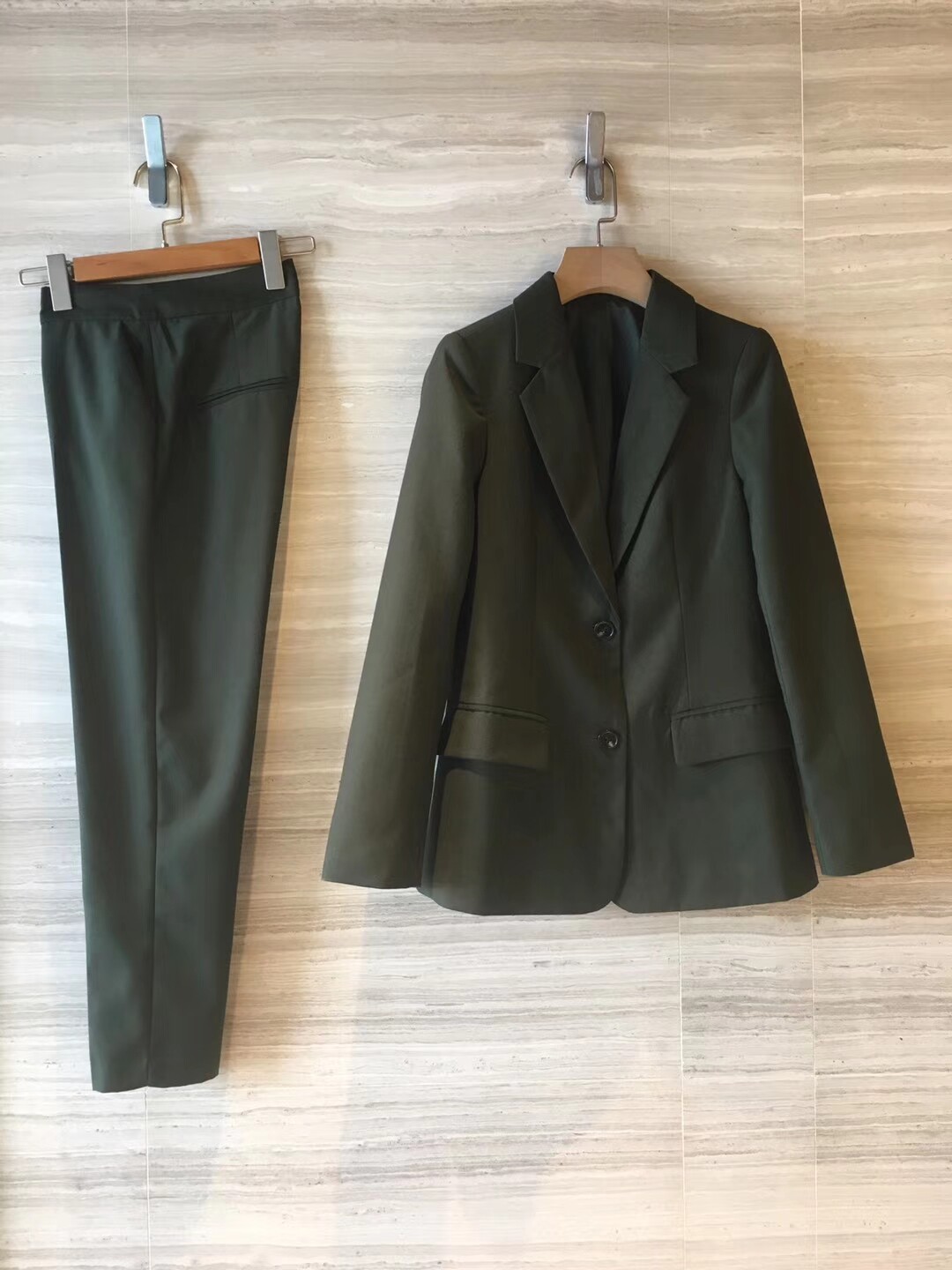 新款西装套装时尚精品墨绿色女款大爱美