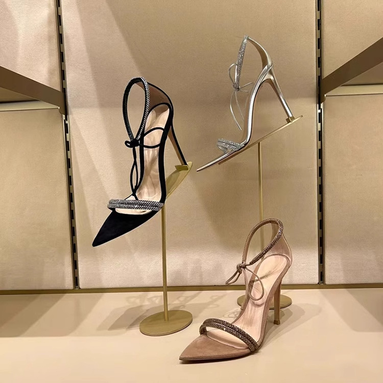 尖头银色水钻一字扣带凉鞋女